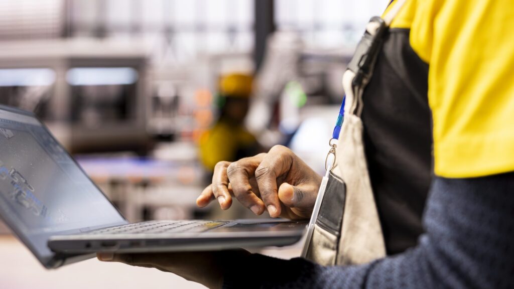 Industrial automation expert ensures efficiency in smart manufacturing plant using industry 4 0